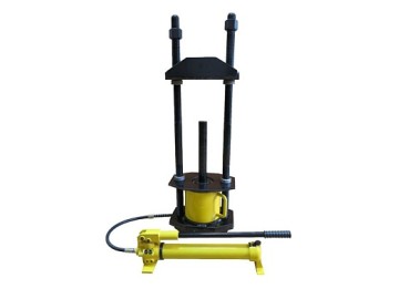 Съёмник шкворней для грузовых авто 100 тонн (с ручным насосом в комплекте) расстояние между шпильками 300 мм. garo-titan ттн-103